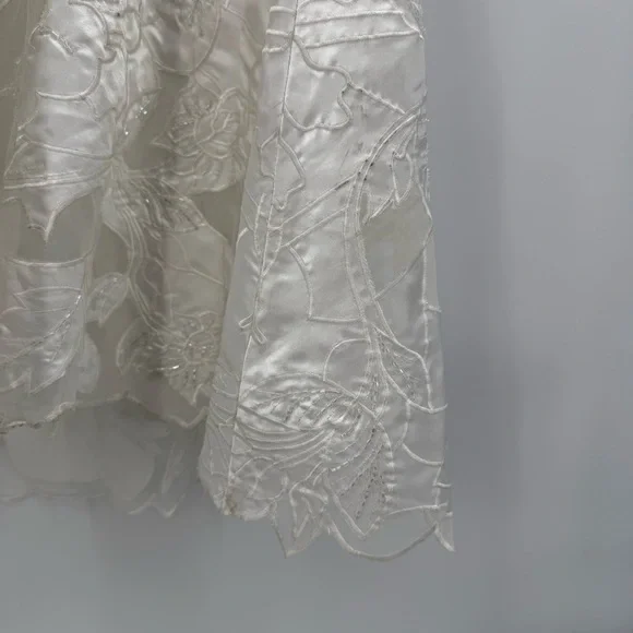 Liv Foster Reese Embroidered White Floral Lace Long Bridal Dress Beaded Size 8 - www.toquedesaborminas.com.br Liv Foster Reese Embroidered White Floral Lace Long Bridal Dress Beaded Size 8 - www.toquedesaborminas.com.br